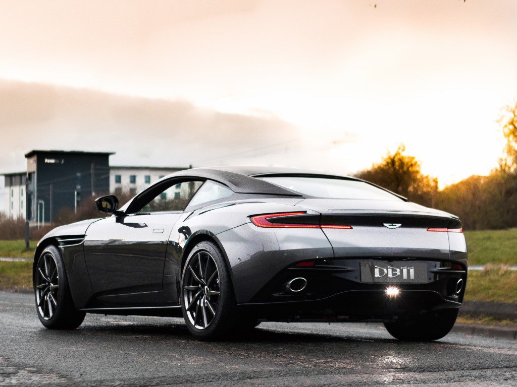 Aston Martin DB11 V12 (Automatic)